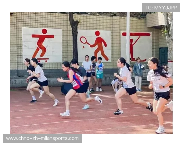 田径俱乐部推出家庭跑步挑战赛促进全民健身，田径跑步比赛